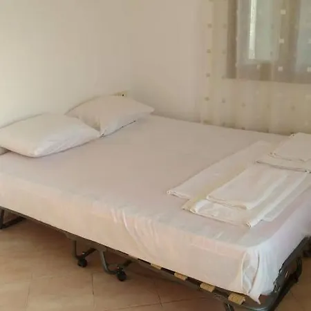 Mullaj Pensión Vlorë